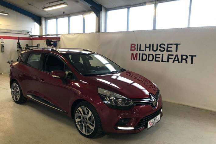 Grå Renault Clio IV fra 2016