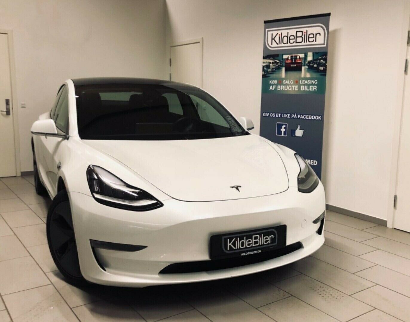 Hvid Tesla Model 3 fra 2020