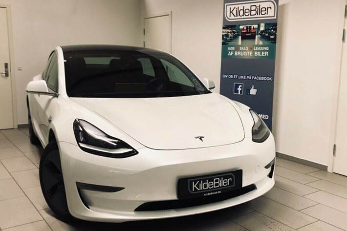 Hvid Tesla Model 3 fra 2020