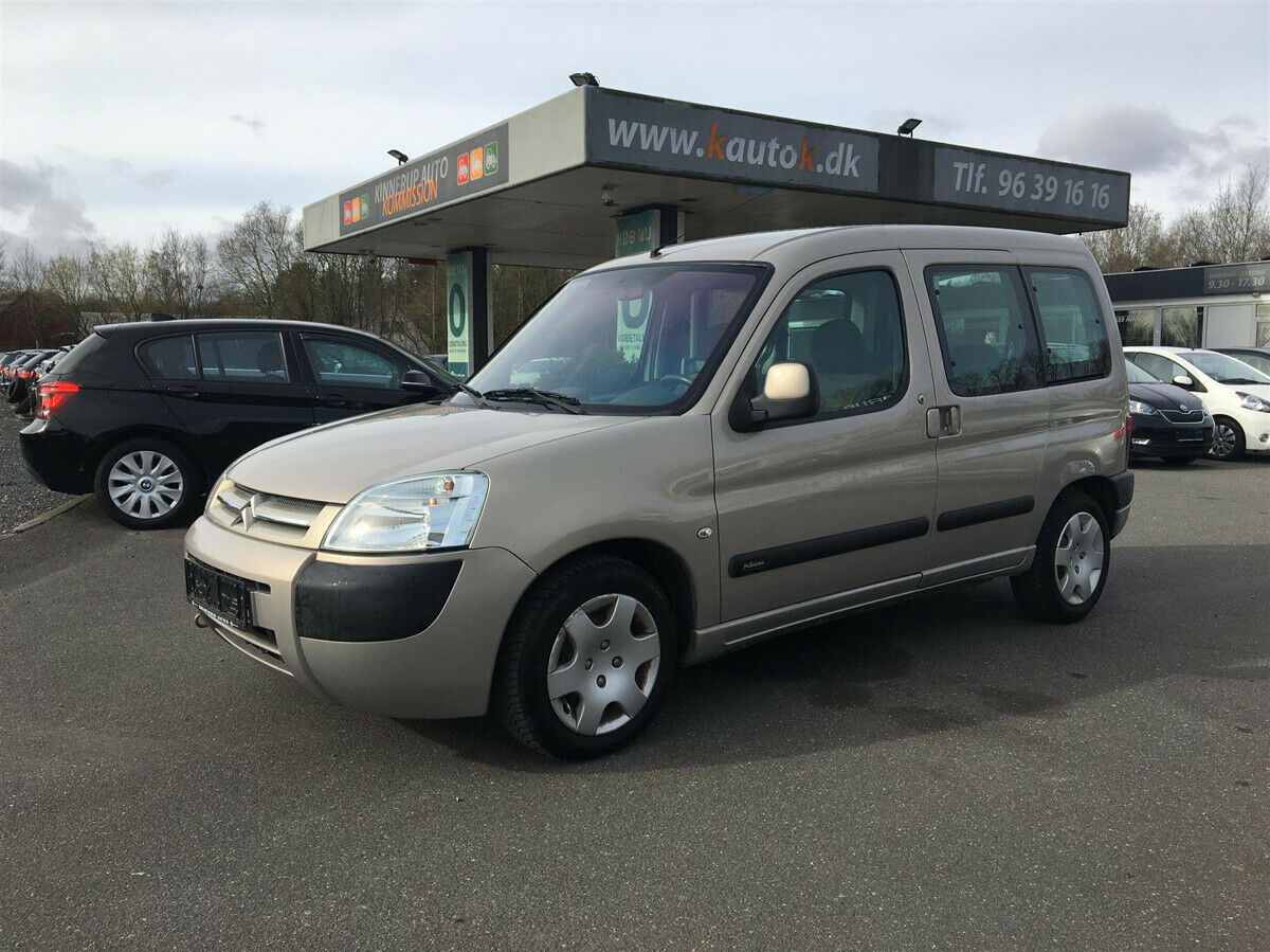 Grå Citroën Berlingo fra 2005