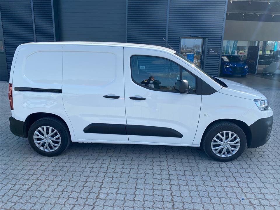 Hvid Citroën Berlingo fra 2021