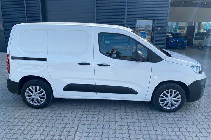 Hvid Citroën Berlingo fra 2021