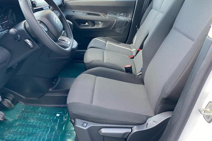 Hvid Citroën Berlingo fra 2021