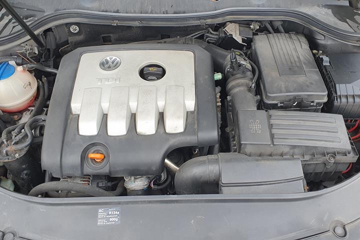 Brun VW Passat fra 2005