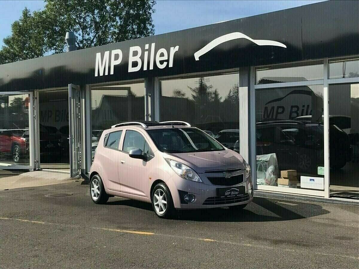 Pink Chevrolet Spark fra 2011