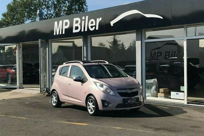 Pink Chevrolet Spark fra 2011