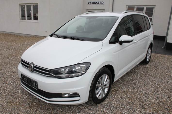 Sort VW Touran fra 2017
