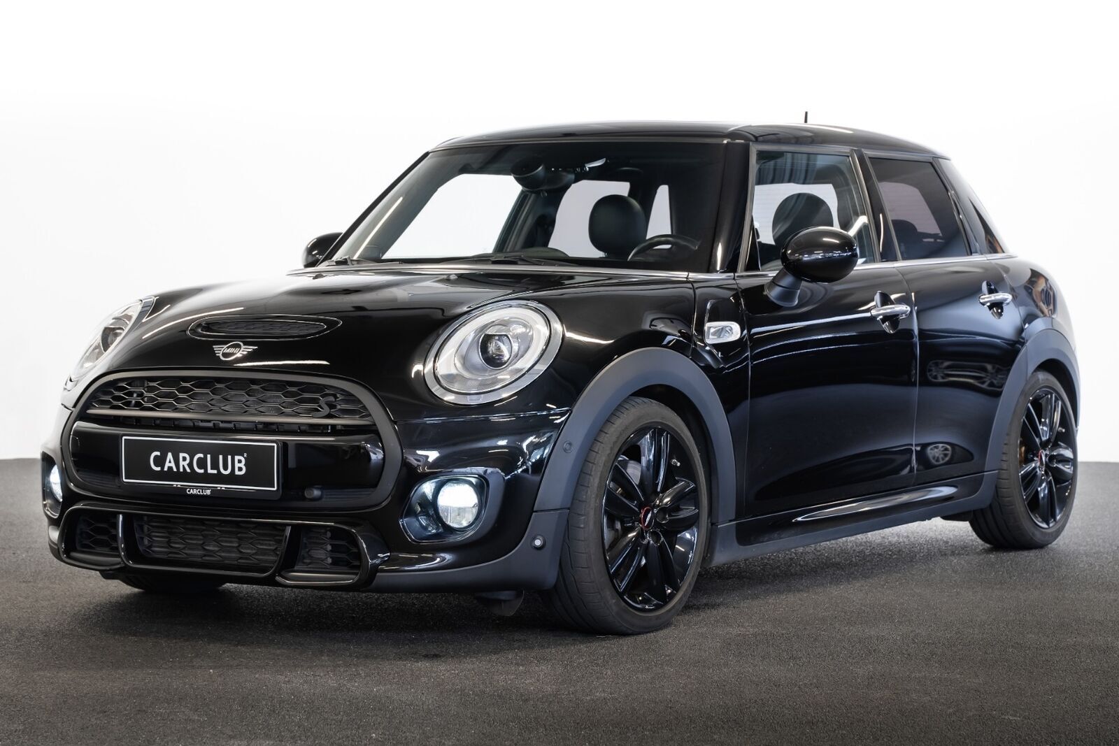 Grå Mini Cooper S fra 2017