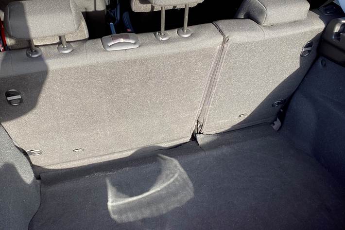 Rød Peugeot 208 fra 2018