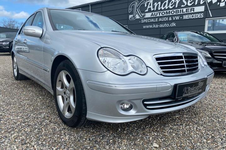 Grå Mercedes C180 fra 2007