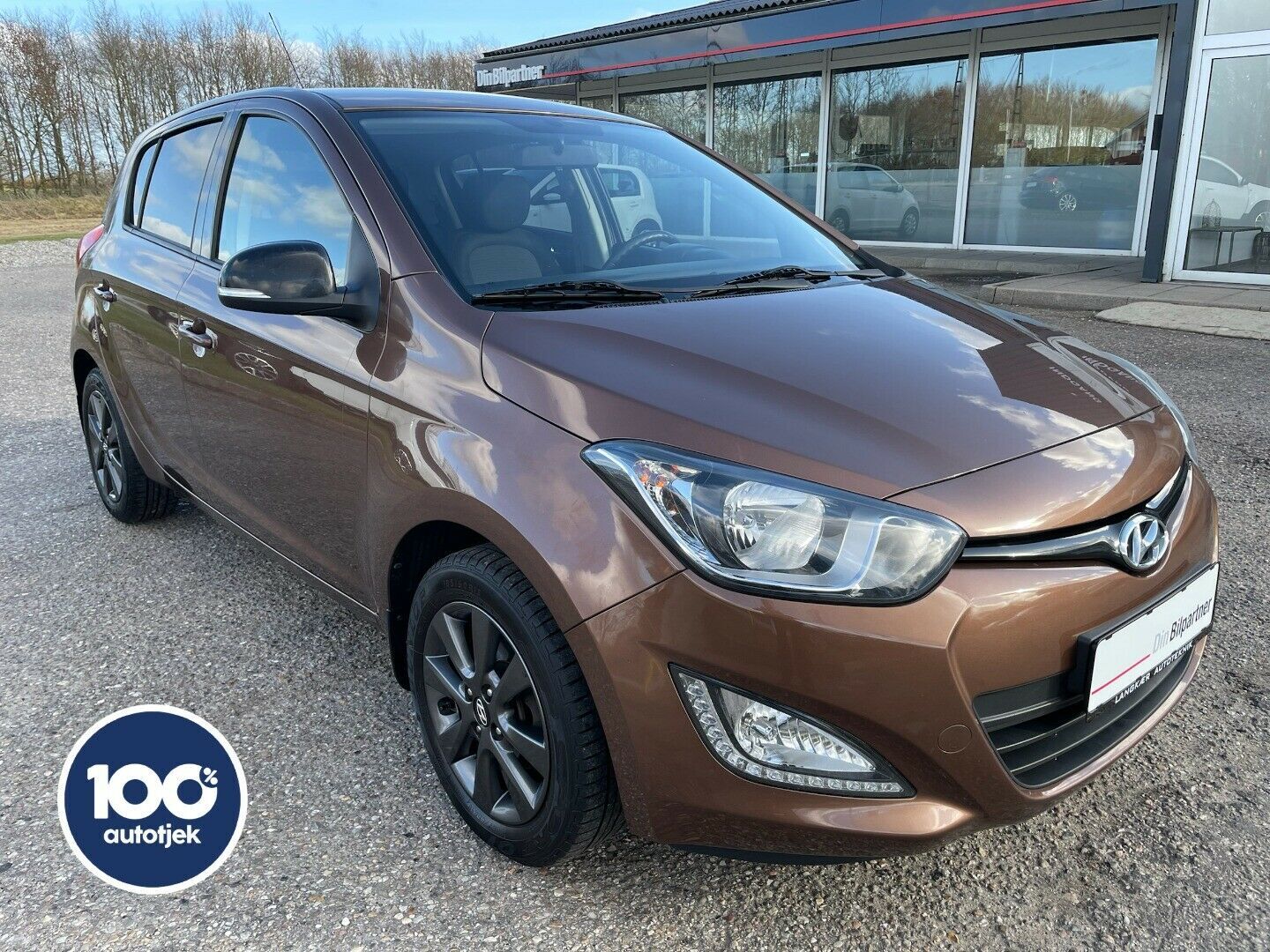 Brun Hyundai i20 fra 2015
