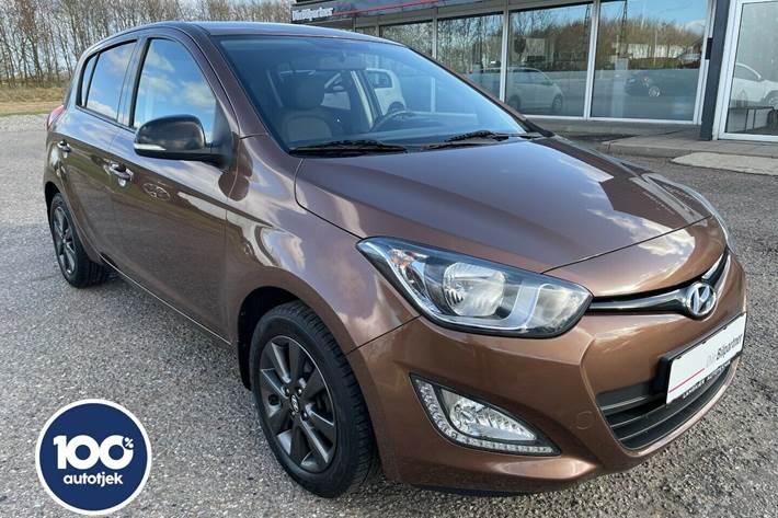 Brun Hyundai i20 fra 2015