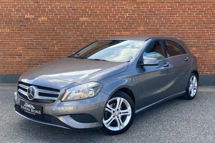 Hvid Mercedes A180 fra 2014