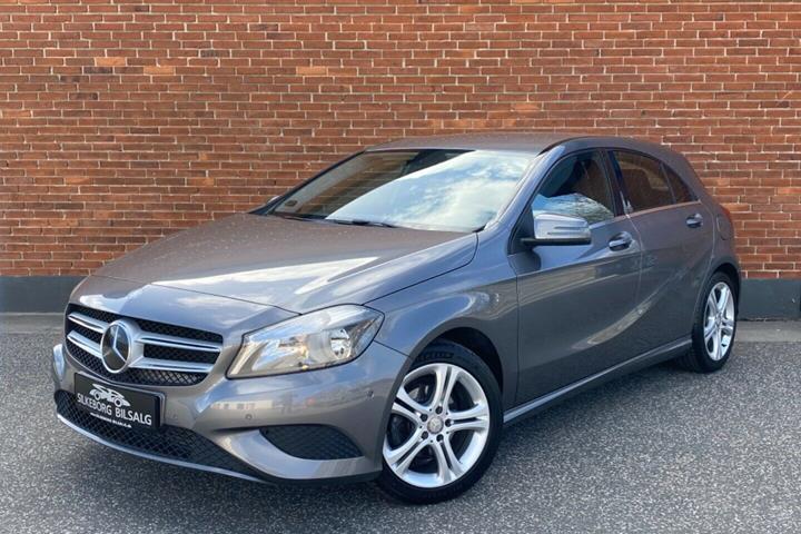 Hvid Mercedes A180 fra 2014