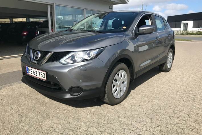 Grå Nissan Qashqai fra 2016