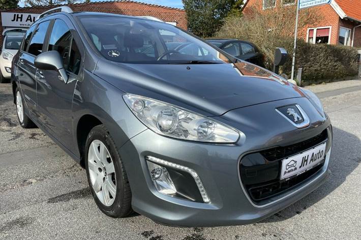 Grå Peugeot 308 fra 2012