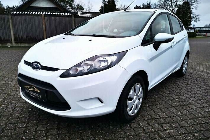 Hvid Ford Fiesta fra 2010