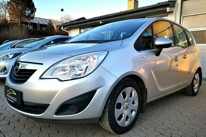 Grå Opel Meriva fra 2011