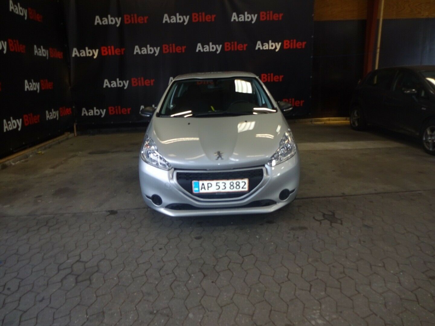 Grå Peugeot 208 fra 2012