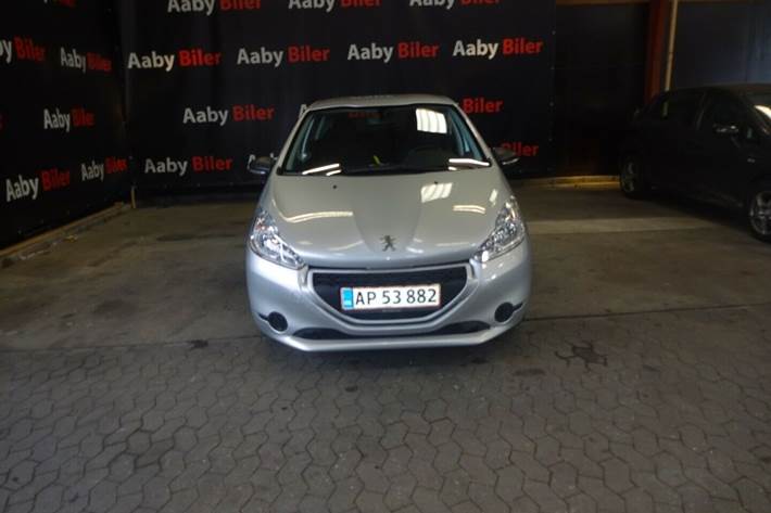 Grå Peugeot 208 fra 2012