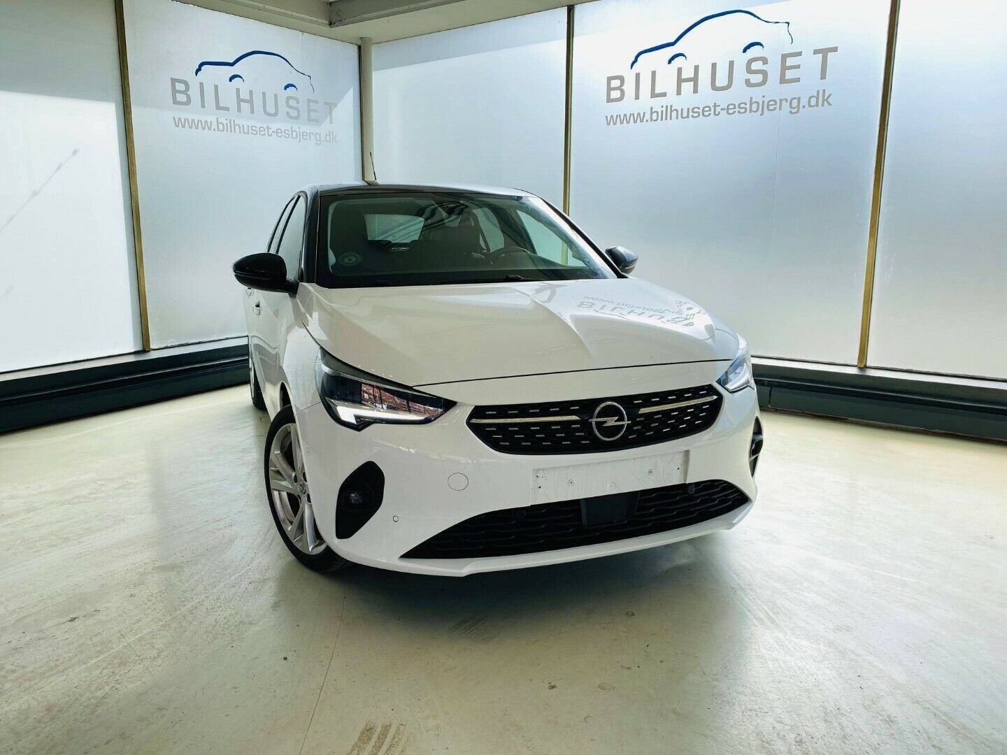 Hvid Opel Corsa fra 2020