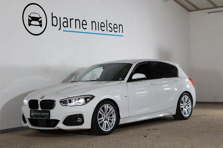 Grå BMW 120d fra 2017
