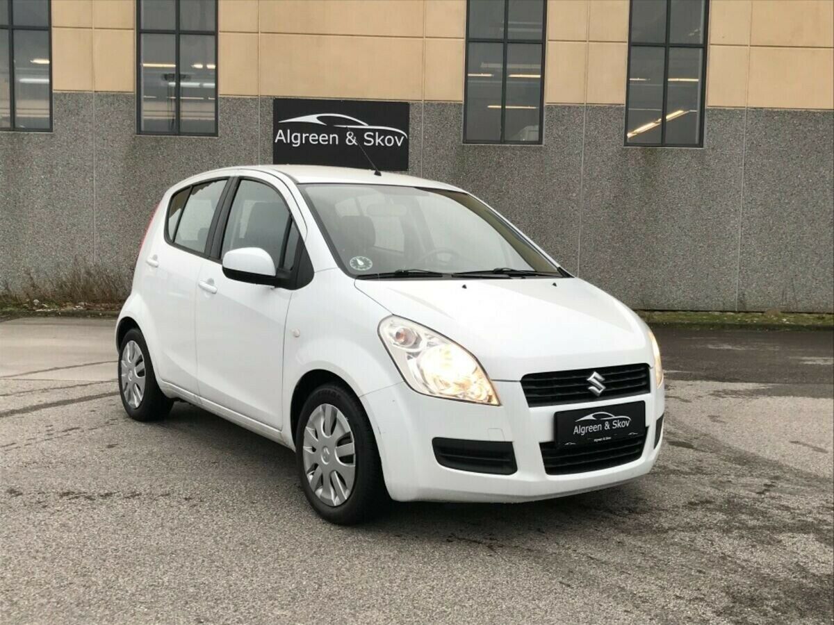 Grå Suzuki Splash fra 2010
