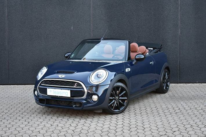 Blå Mini Cooper S fra 2017
