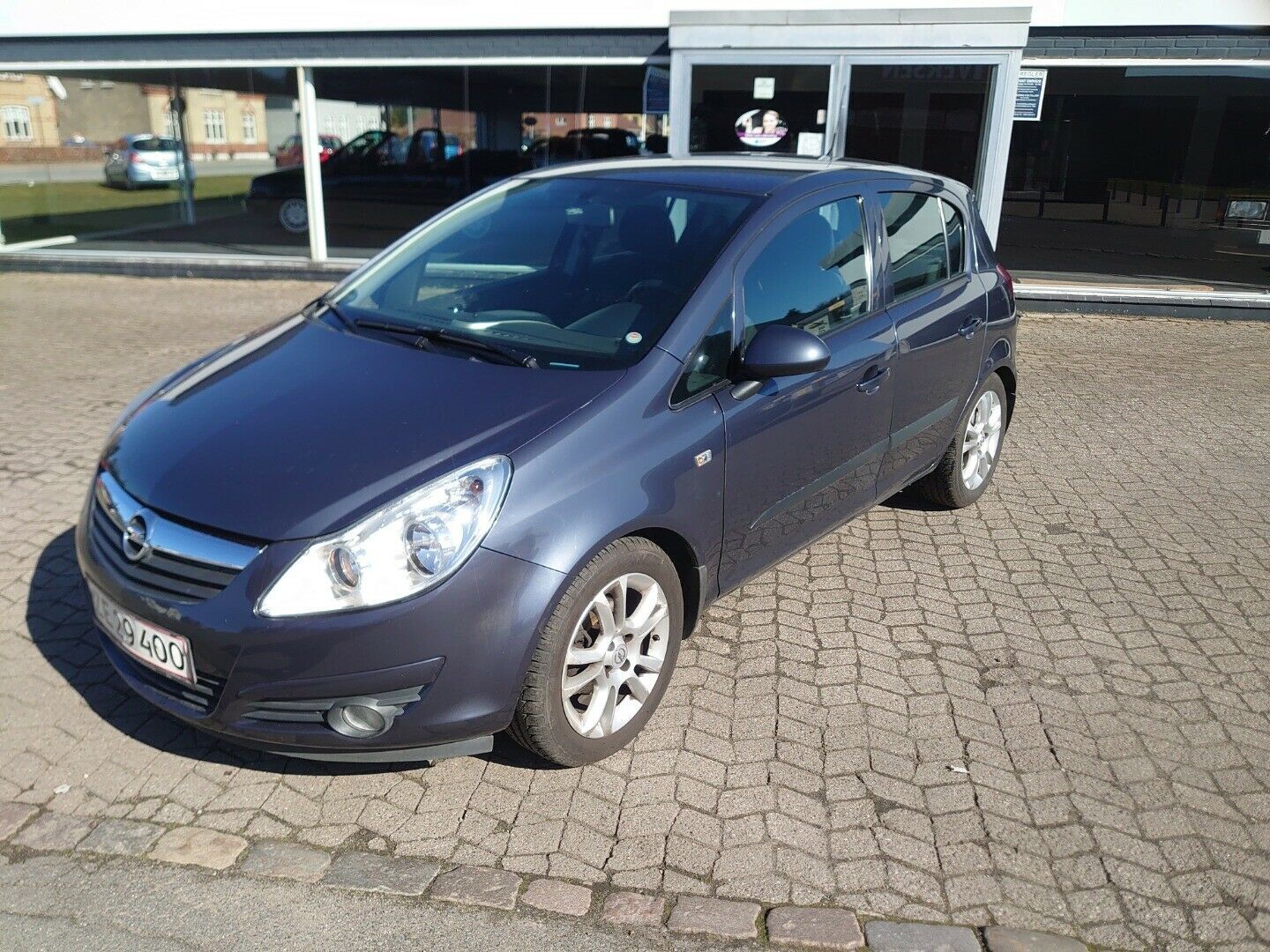 Blå Opel Corsa fra 2008