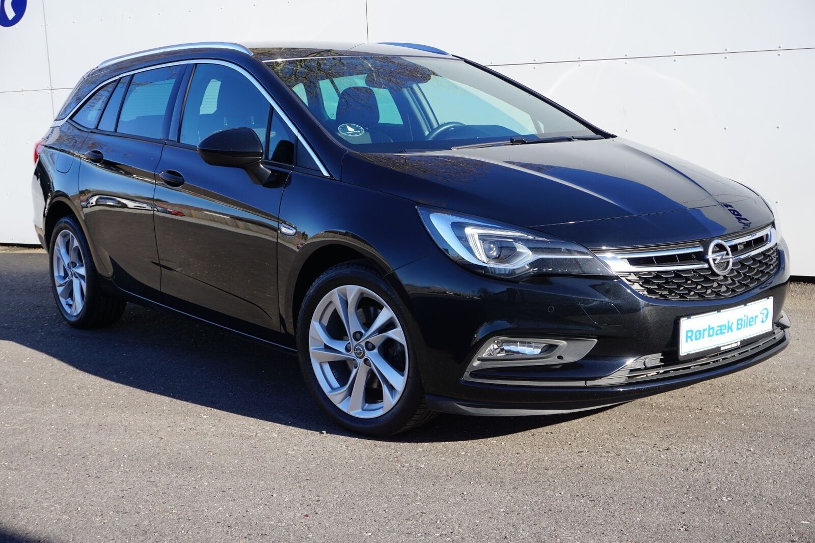 Grå Opel Astra fra 2019