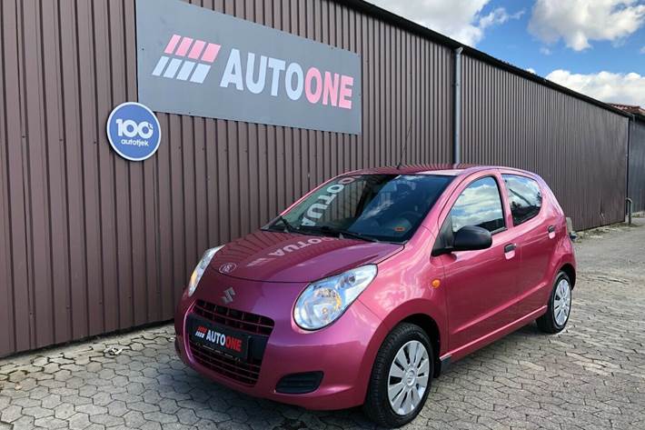 Pink Suzuki Alto fra 2014