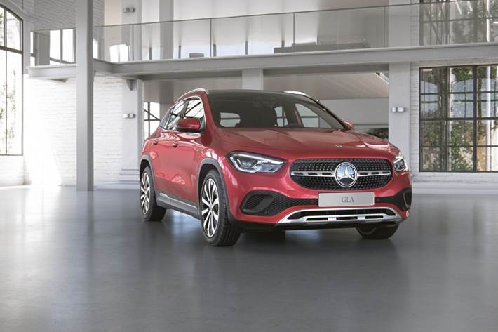 Grå Mercedes GLA250 e fra 2021