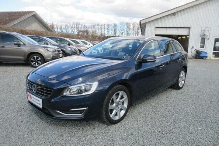 Blå Volvo V60 fra 2015