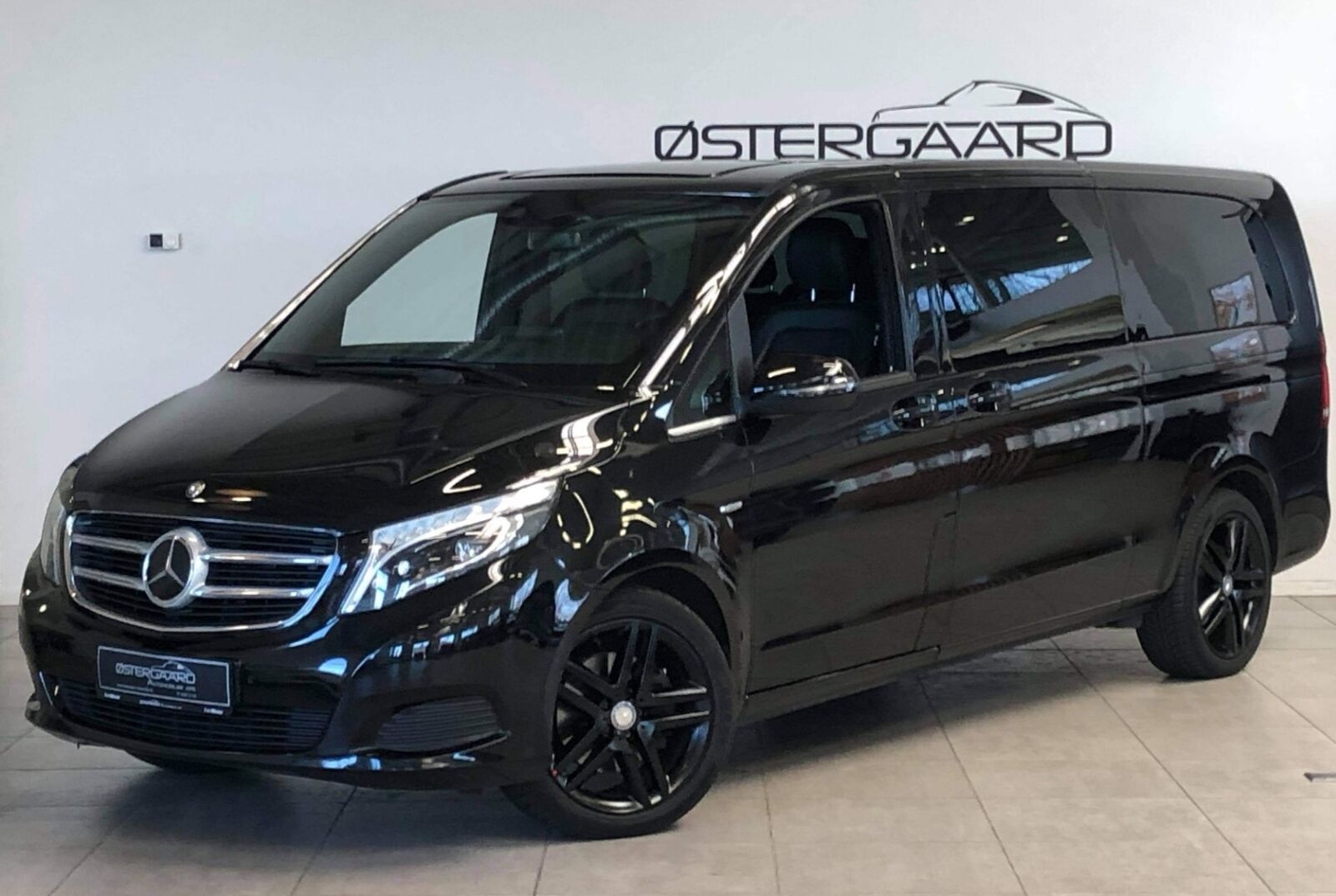 Sort Mercedes V250 d fra 2017