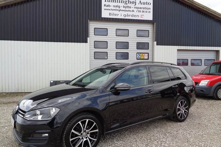 Grå VW Golf VII fra 2015