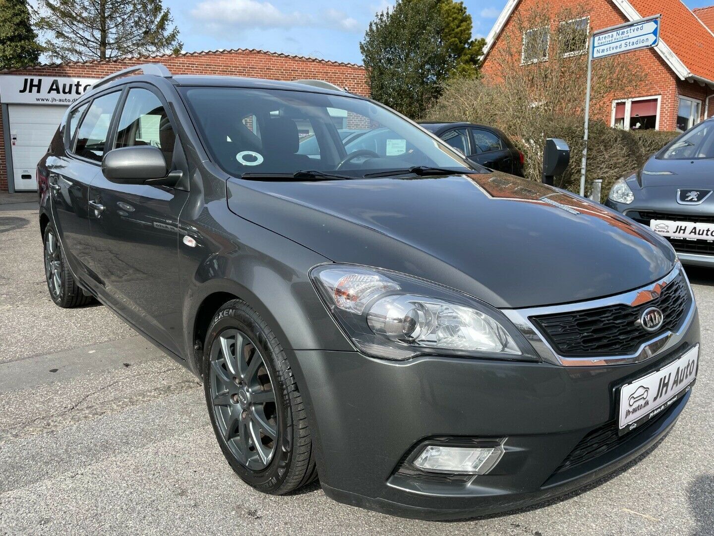 Grå Kia Ceed fra 2011