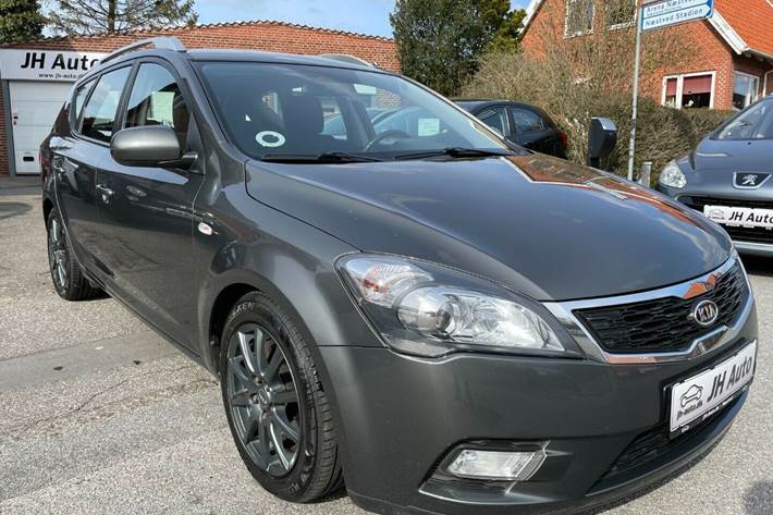 Grå Kia Ceed fra 2011