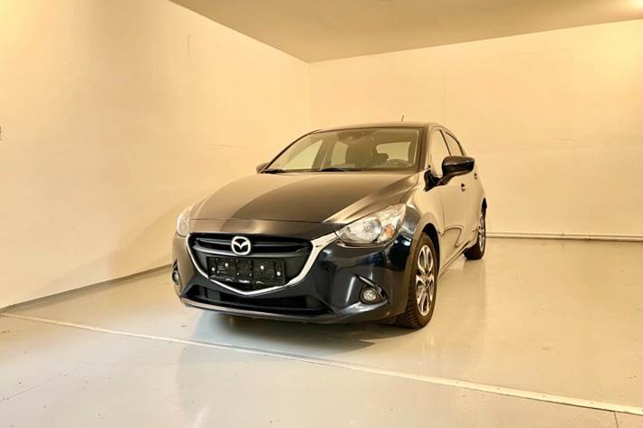 Blå Mazda 2 fra 2016