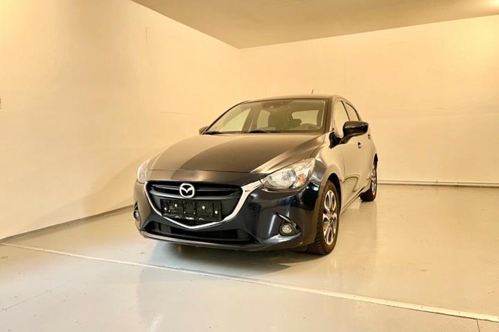 Blå Mazda 2 fra 2016