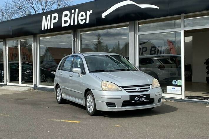 Grå Suzuki Liana fra 2004
