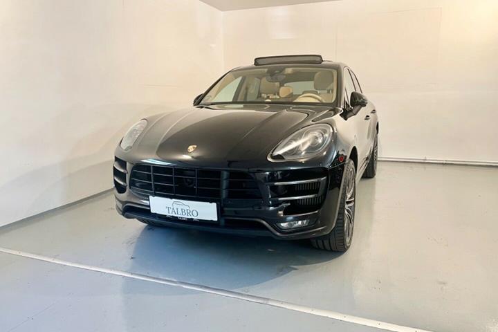 Grå Porsche Macan Turbo fra 2016