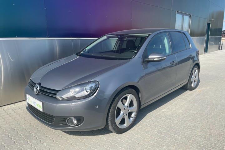 Grå VW Golf VI fra 2011