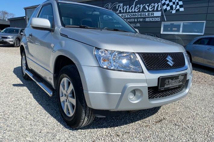 Grå Suzuki Grand Vitara fra 2006