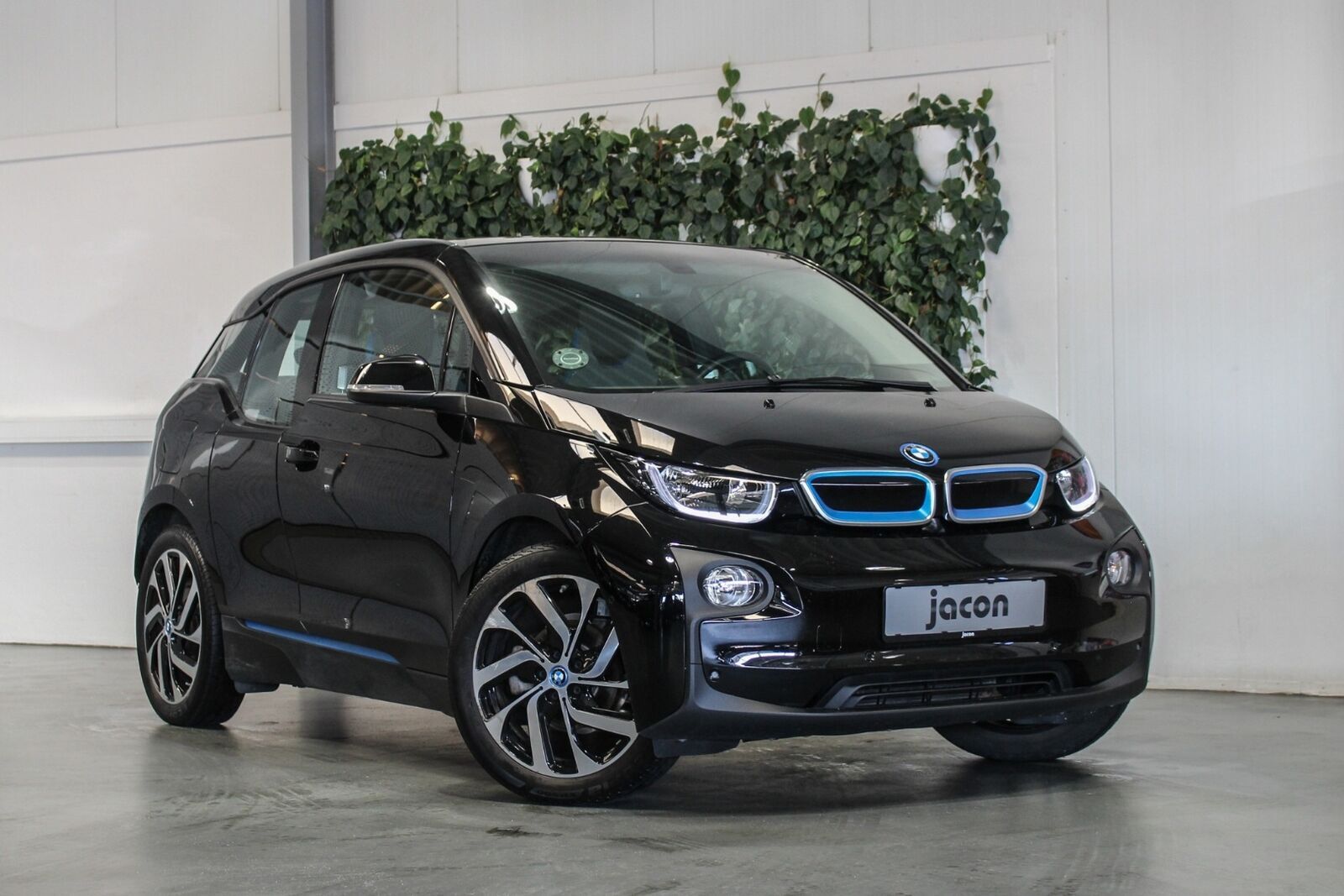 Sort BMW i3 fra 2017