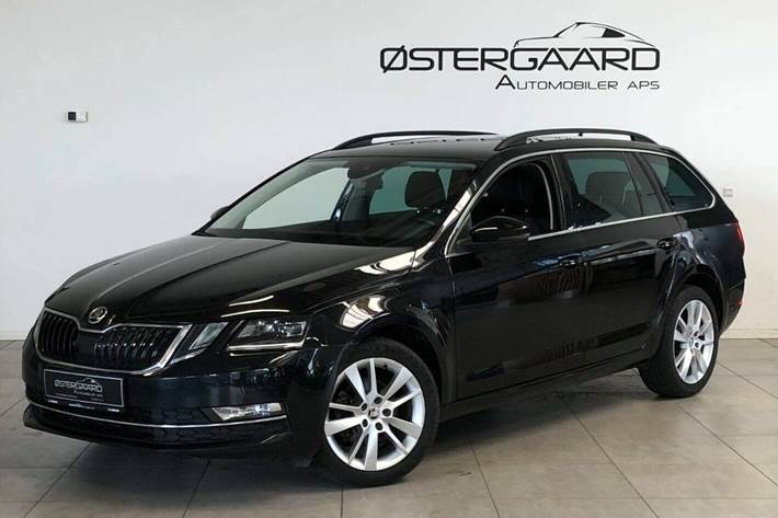 Sort Skoda Octavia fra 2018