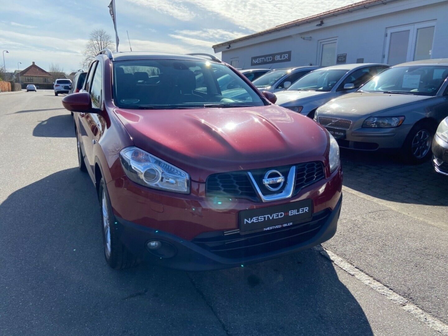 Grå Nissan Qashqai+2 fra 2011