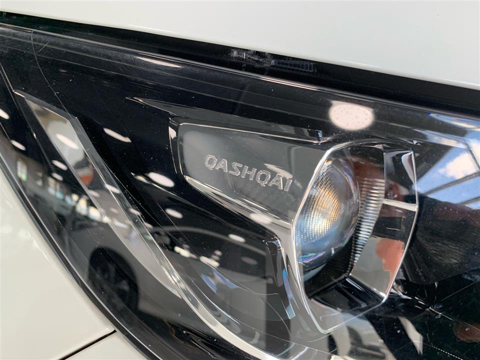 Hvid Nissan Qashqai fra 2018