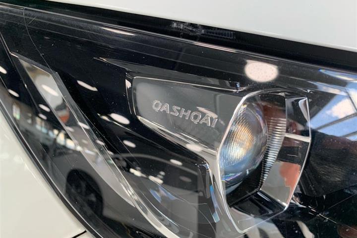 Hvid Nissan Qashqai fra 2018