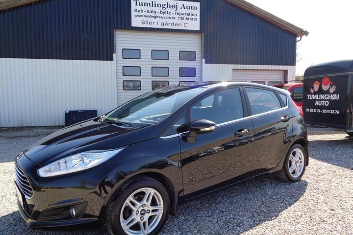 Grå Ford Fiesta fra 2015