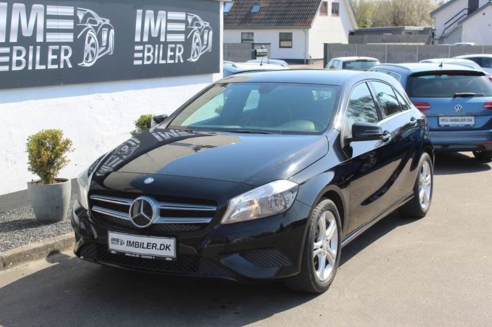 Grå Mercedes A180 fra 2013